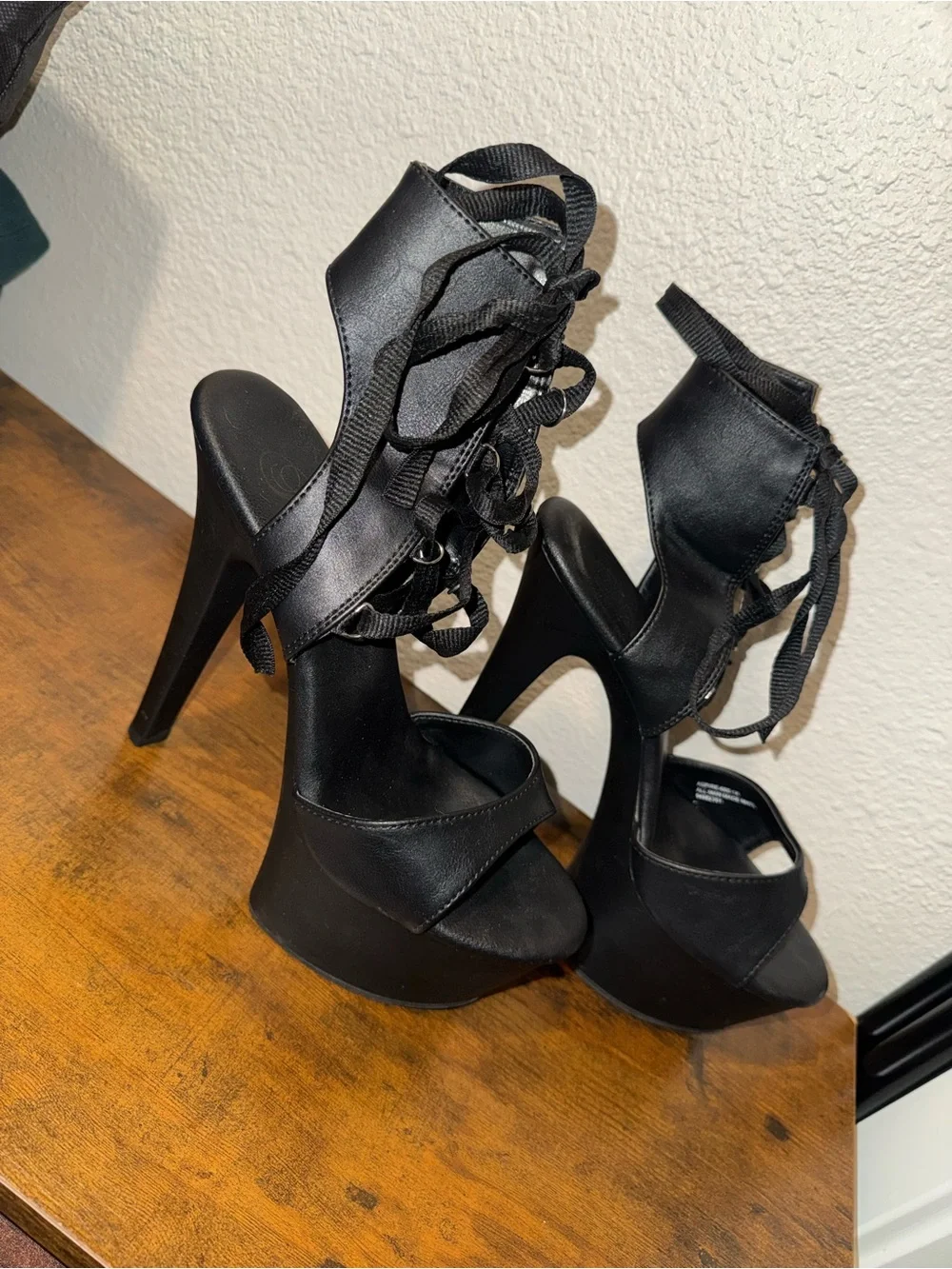 Pleaser black lace